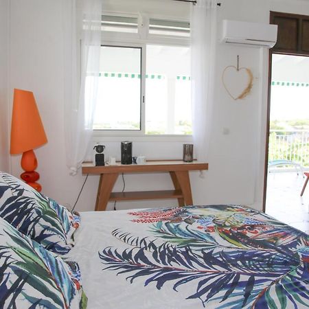 Villa Theo , Chambre D'Hotes , Petit Dejeuner, Table D'Hotes Sainte-Anne  Εξωτερικό φωτογραφία