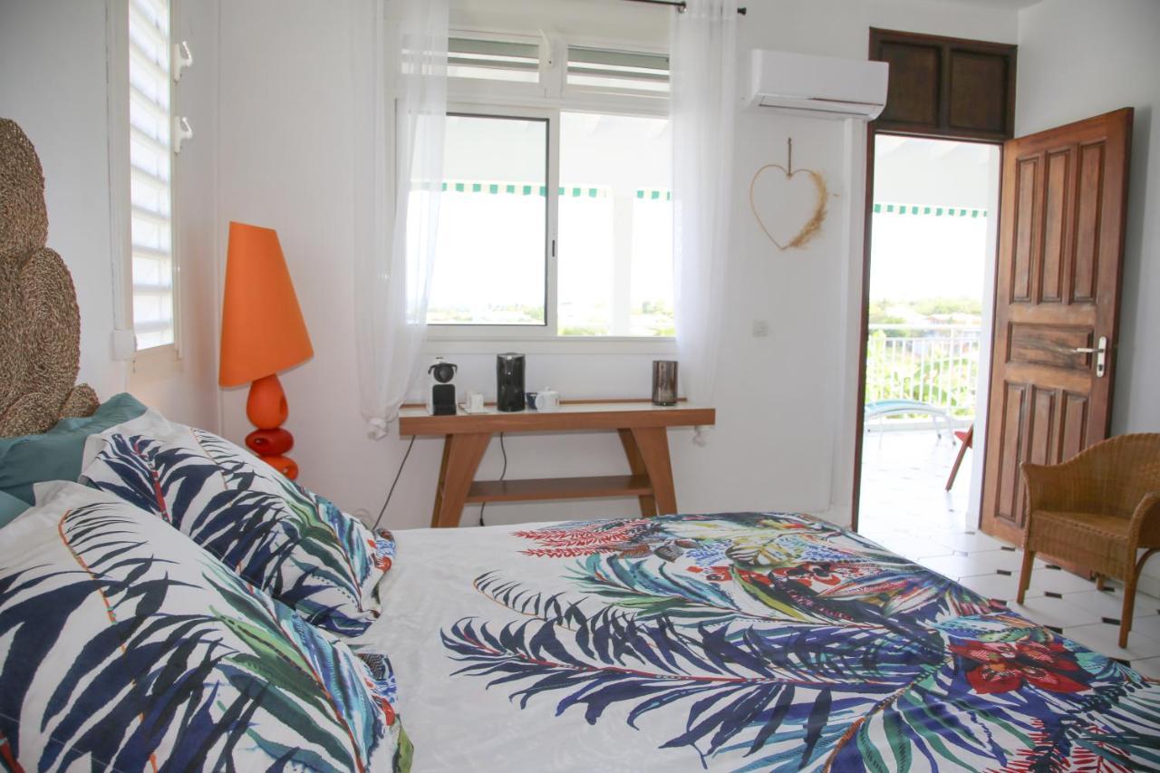 Villa Theo , Chambre D'Hotes , Petit Dejeuner, Table D'Hotes Sainte-Anne  Εξωτερικό φωτογραφία